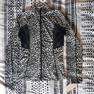 Michael Kors NWT xs leopard print athletic top